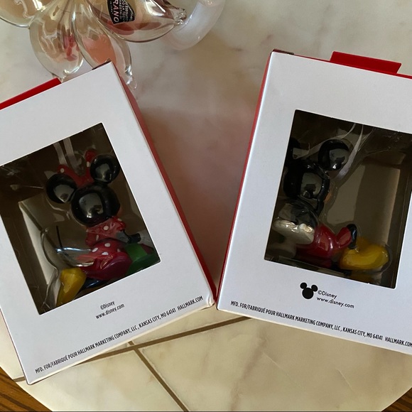🎁🎄HALLMARK Disney MINNIE & MICKEY MOUSE Christmas Tree ORNAMENT LOT of 2 🎄🎁 - Picture 3 of 7